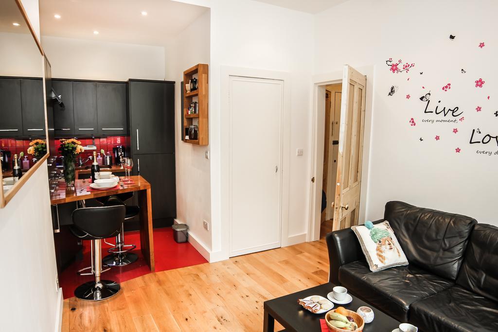 Apartmán Chic & Bright Flat Near Holyrood Park EDI Pokoj fotografie